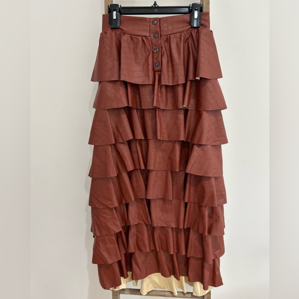 So Allure Italian Tier Ruffled Long Elegant Brown Chestnut Croc Print Skirt NWT